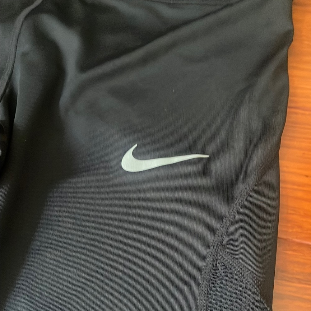 Nike Black 7/8 length Leggings - Picture 2 of 9